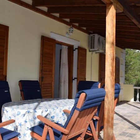 Pine Tree House Apartment Troulos Exterior photo