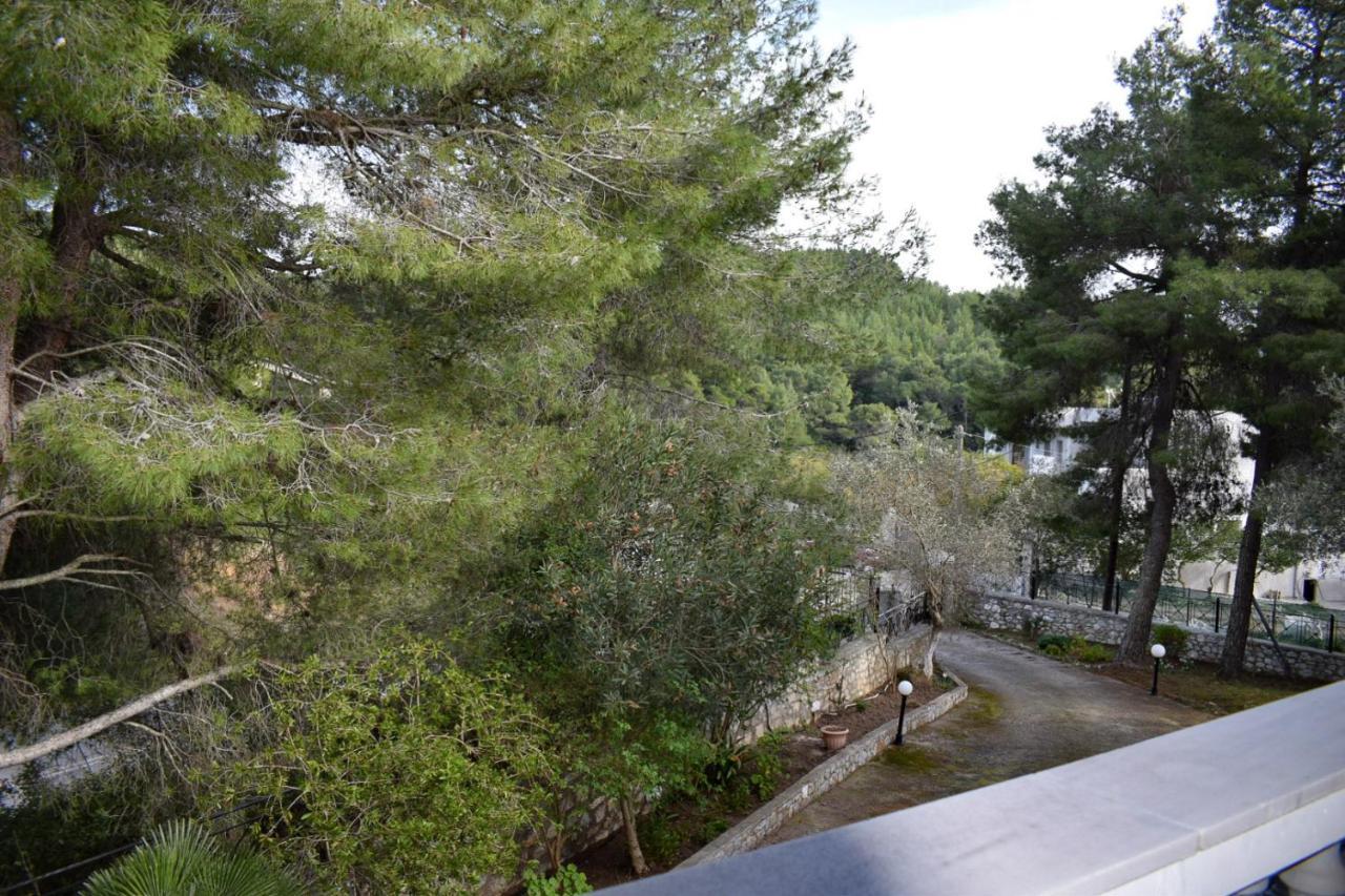 Pine Tree House Apartment Troulos Exterior photo